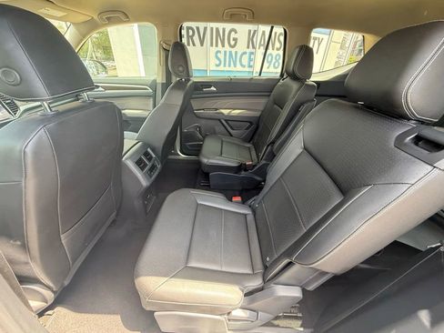 Used 2023 Volkswagen Atlas SE AWD/4WD image 28
