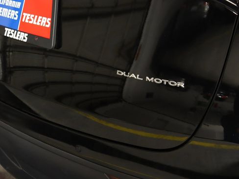 Used 2023 Tesla Model Y Long Range image 14