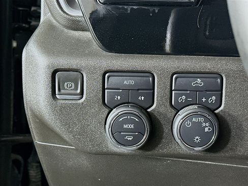 Used 2024 Chevrolet Silverado 1500 LT image 17