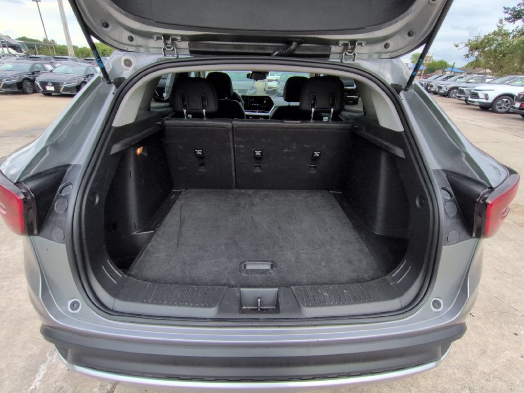 Used 2025 Chevrolet Trax LT w/ LT Convenience Package FWD image 28