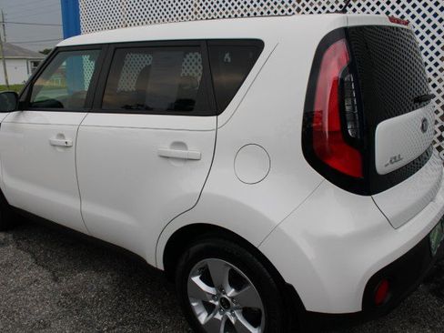 Used 2018 Kia Soul FWD image 7