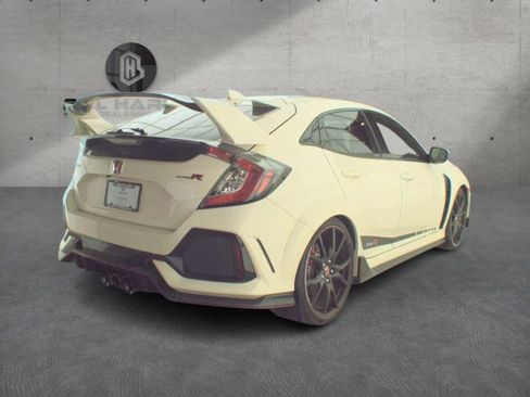 Used 2018 Honda Civic Type R image 2