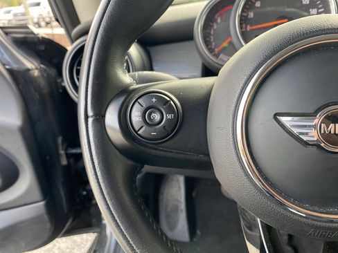 Used 2018 MINI Cooper 2-Door Hardtop image 22