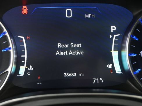 Used 2025 Chrysler Pacifica Limited FWD image 34