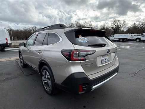 Used 2020 Subaru Outback Limited image 6