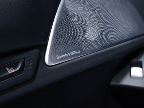 Used 2020 BMW ALPINA B7 xDrive w/ Luxury Rear Seating Package image 25