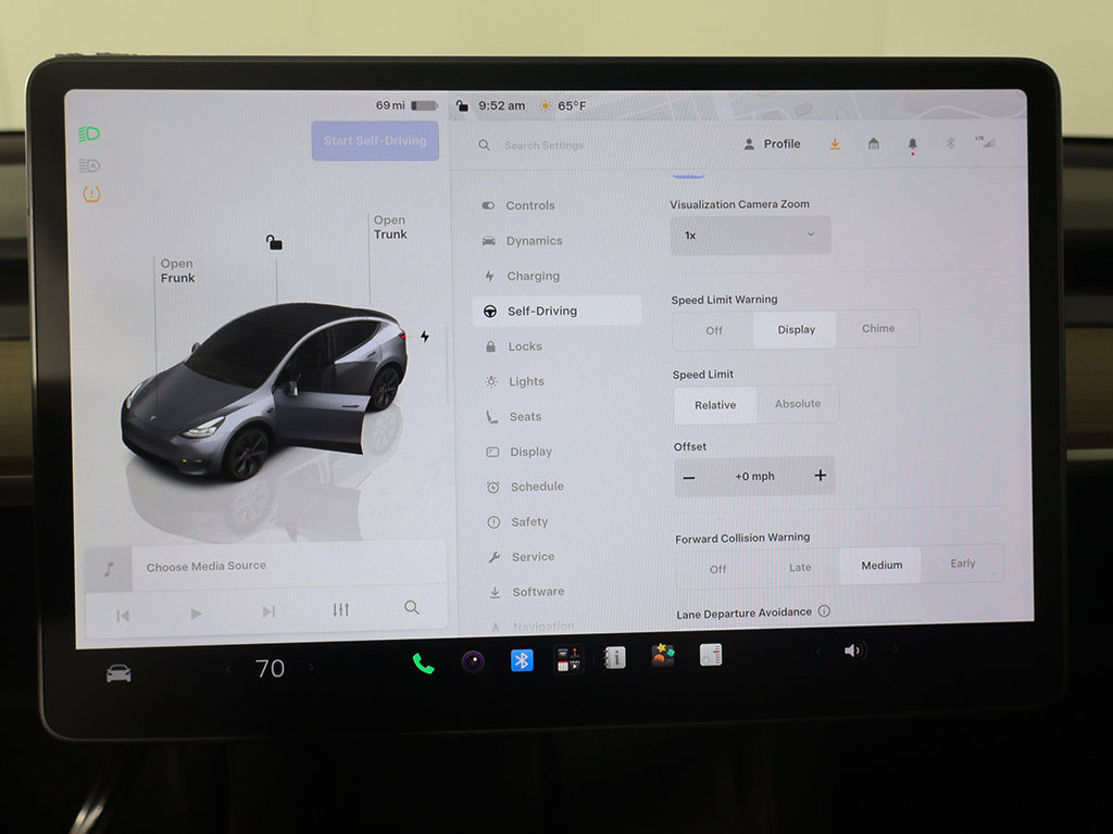 Used 2025 Tesla Model Y Long Range AWD/4WD image 46