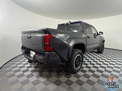 Certified 2022 Toyota Tacoma SR AWD/4WD image 8
