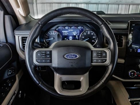 Used 2022 Ford Expedition Max Limited image 15