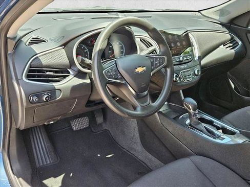 Used 2025 Chevrolet Malibu LT FWD image 9