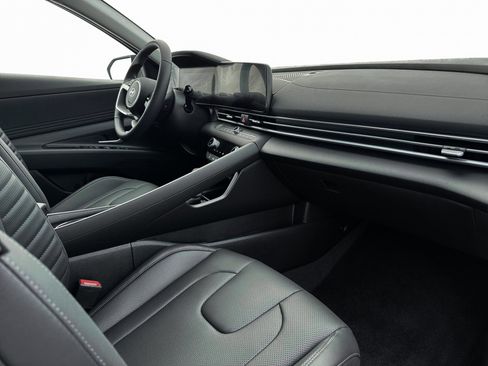 New 2026 Hyundai Elantra Limited image 16