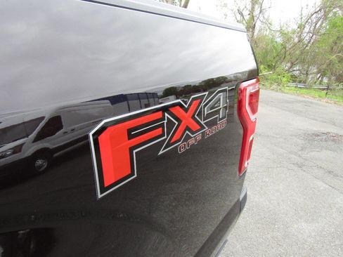 Used 2019 Ford F150 XLT w/ Equipment Group 302A Luxury AWD/4WD image 38