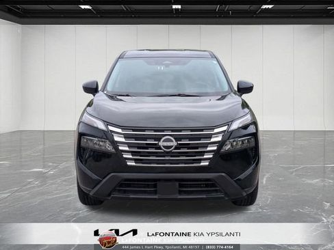 Used 2025 Nissan Rogue SV FWD image 8