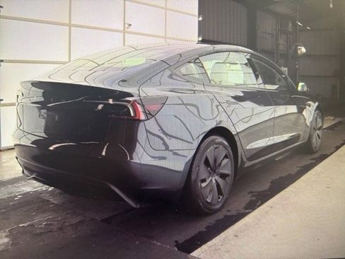 Used 2025 Tesla Model 3 Long Range image 4