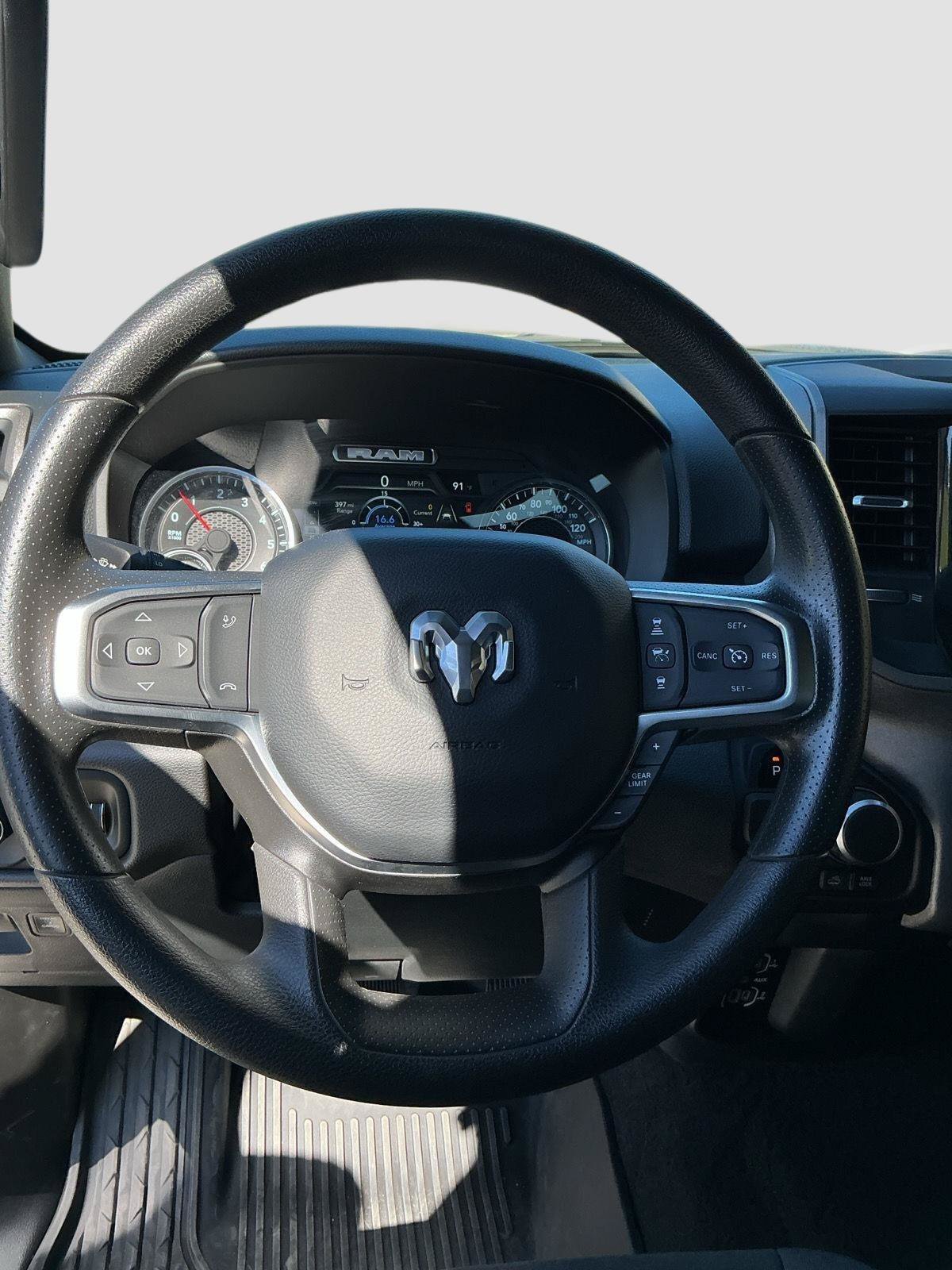 Used 2025 RAM 1500 Warlock AWD/4WD image 15