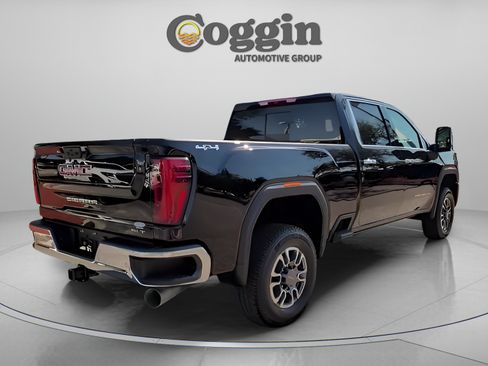Used 2026 GMC Sierra 3500 SLT w/ SLT Convenience Package AWD/4WD image 9