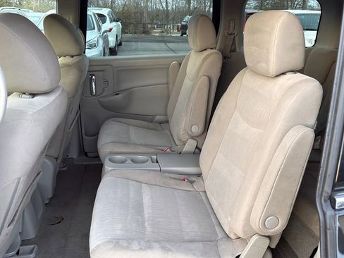 Used 2017 Nissan Quest SV image 9