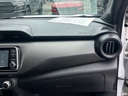 Used 2018 Nissan Kicks S FWD image 22