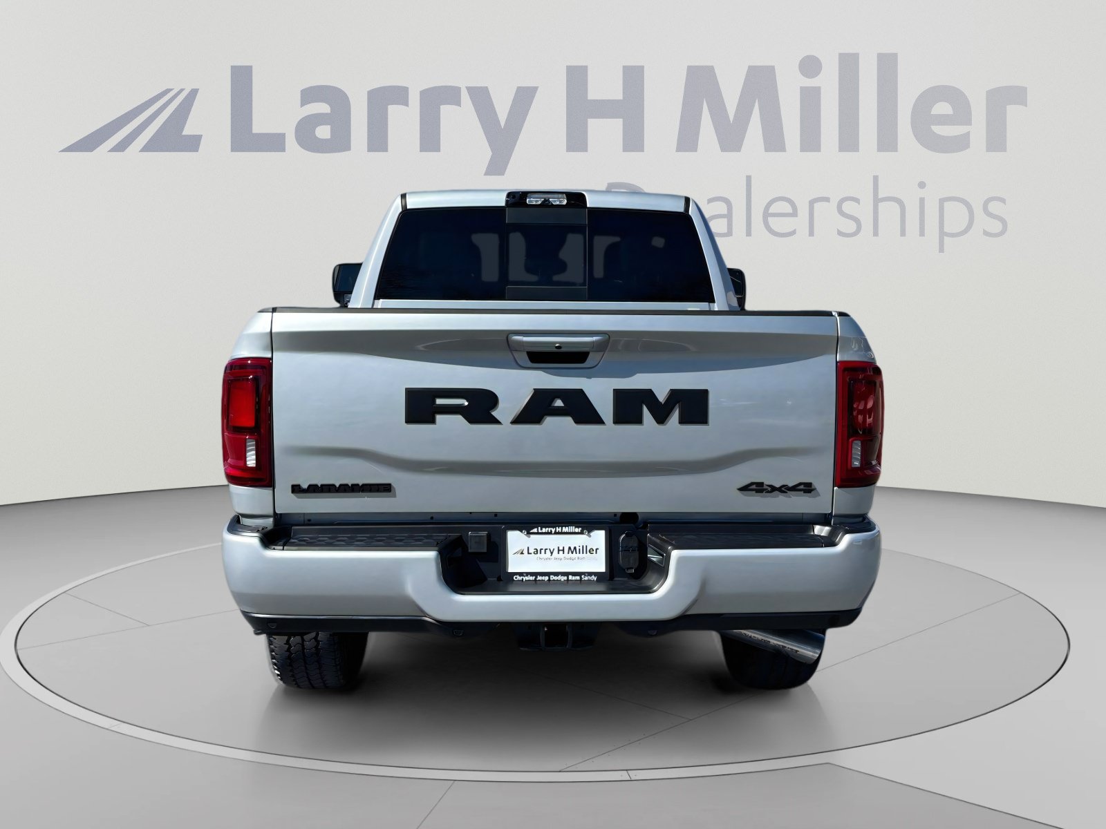New 2026 RAM 2500 Laramie AWD/4WD image 4