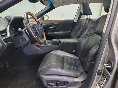 Used 2020 Lexus ES 350 w/ Luxury Package FWD image 12