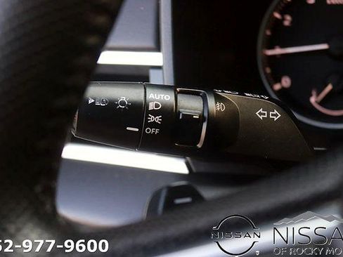 Used 2024 Mitsubishi Outlander FWD image 27