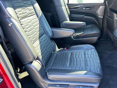 Used 2022 Cadillac Escalade ESV Sport Platinum w/ LPO, ONYX Package image 26