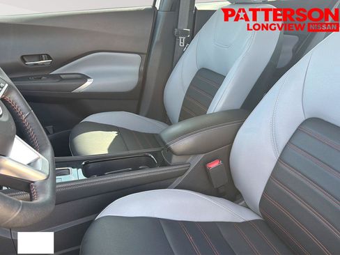 Used 2023 Nissan Kicks SR FWD image 17