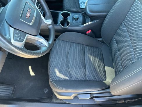 Used 2024 GMC Terrain SLE image 13