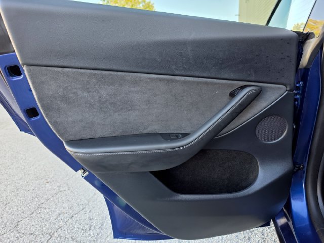 Used 2025 Tesla Model Y Long Range AWD/4WD image 24