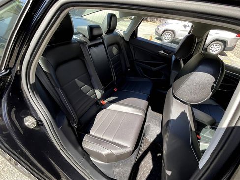 Used 2022 Volkswagen Jetta SE w/ Panoramic Sunroof Package image 26