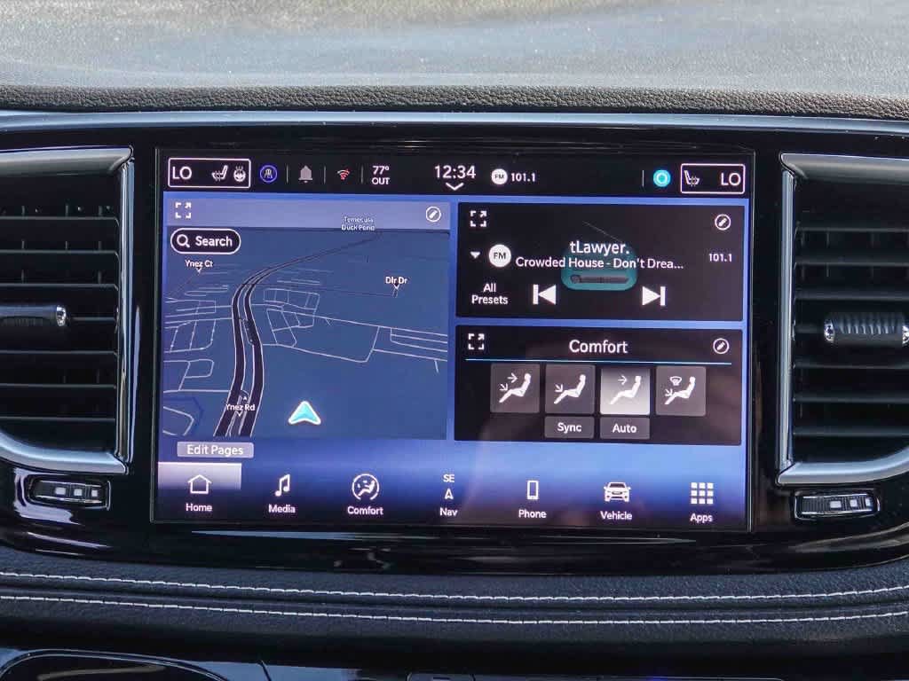 Used 2025 Chrysler Pacifica Limited FWD image 13