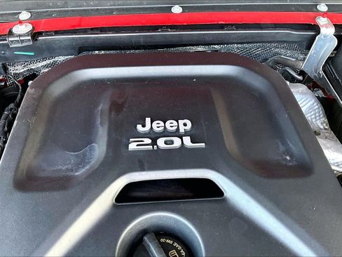 Used 2024 Jeep Wrangler Unlimited Sahara AWD/4WD image 32