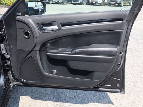 Used 2020 Chrysler 300 S image 40