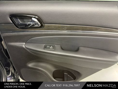 Used 2019 Jeep Grand Cherokee Overland RWD image 44