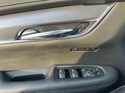 Used 2025 Cadillac XT6 Luxury image 56