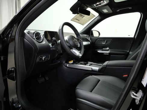 New 2026 Mercedes-Benz GLB 250 4MATIC image 7