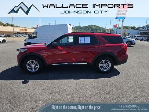 Used 2023 Ford Explorer XLT image 3