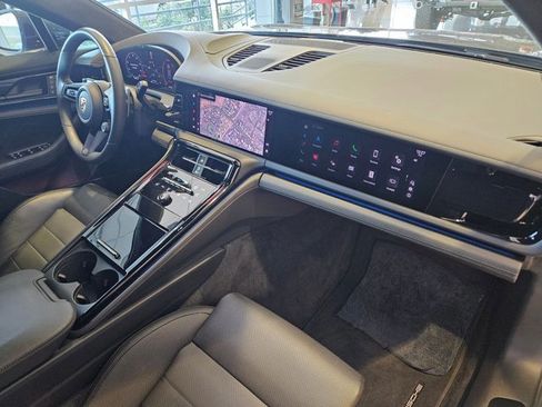 Used 2025 Porsche Panamera 4 image 23