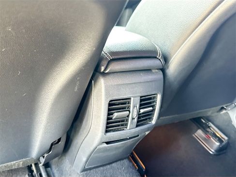 Used 2018 Mercedes-Benz CLA 250 image 27