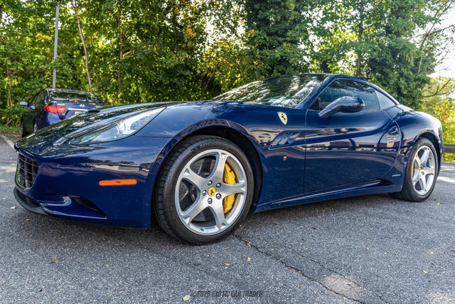 Used 2012 Ferrari California RWD image 21