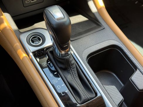 Used 2023 Nissan Sentra SV w/ SV Premium Package image 28