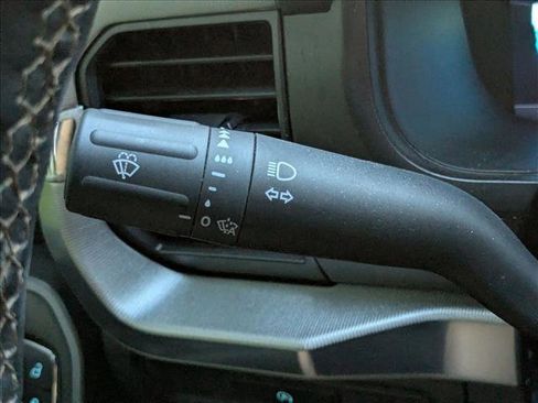 Used 2025 Ford F150 Lariat w/ Equipment Group 502A High image 6