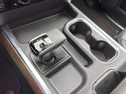 Used 2025 Chevrolet Silverado 1500 High Country w/ Technology Package image 42