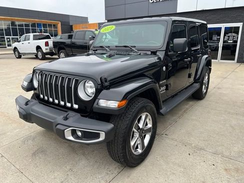 Used 2021 Jeep Wrangler Unlimited Sahara w/ Uconnect 4C Nav & Sound Group AWD/4WD image 3