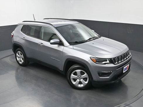 Used 2018 Jeep Compass Latitude w/ Safe & Security Group image 29