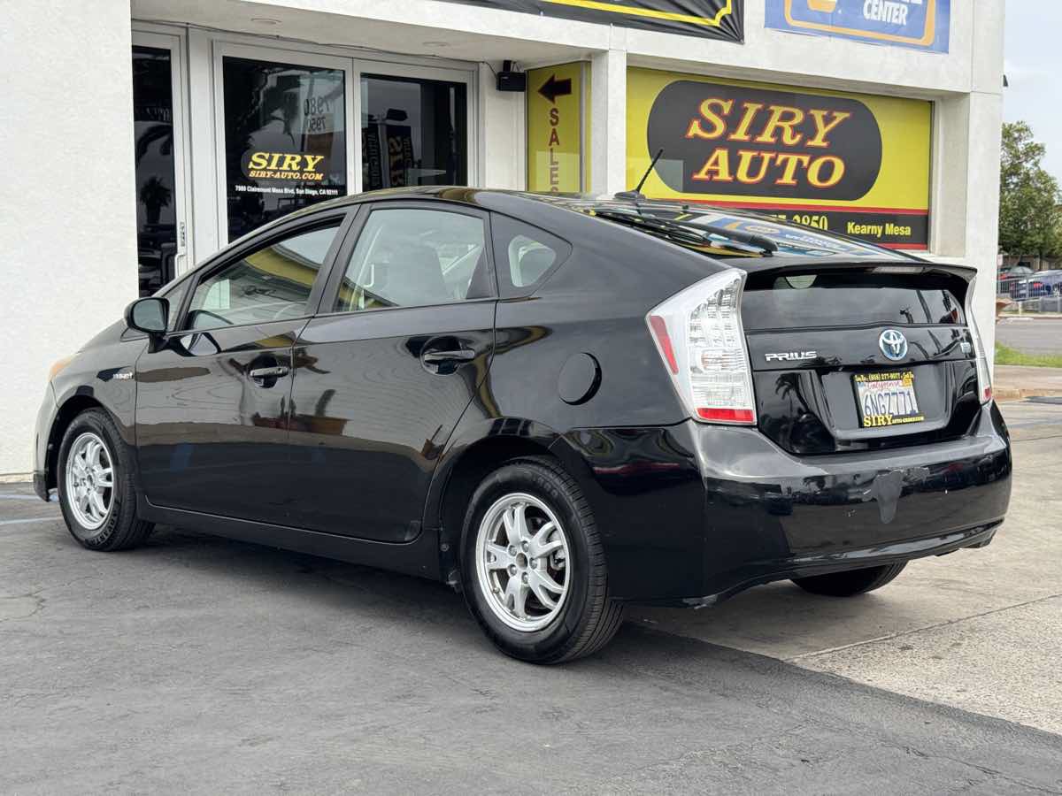Used 2010 Toyota Prius Three w/ Navigation Pkg FWD image 8