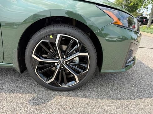 New 2026 Nissan Altima 2.5 SR AWD/4WD image 11