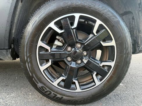 Used 2023 Jeep Renegade Latitude AWD/4WD image 21