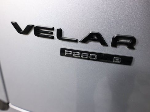 Used 2018 Land Rover Range Rover Velar S image 57
