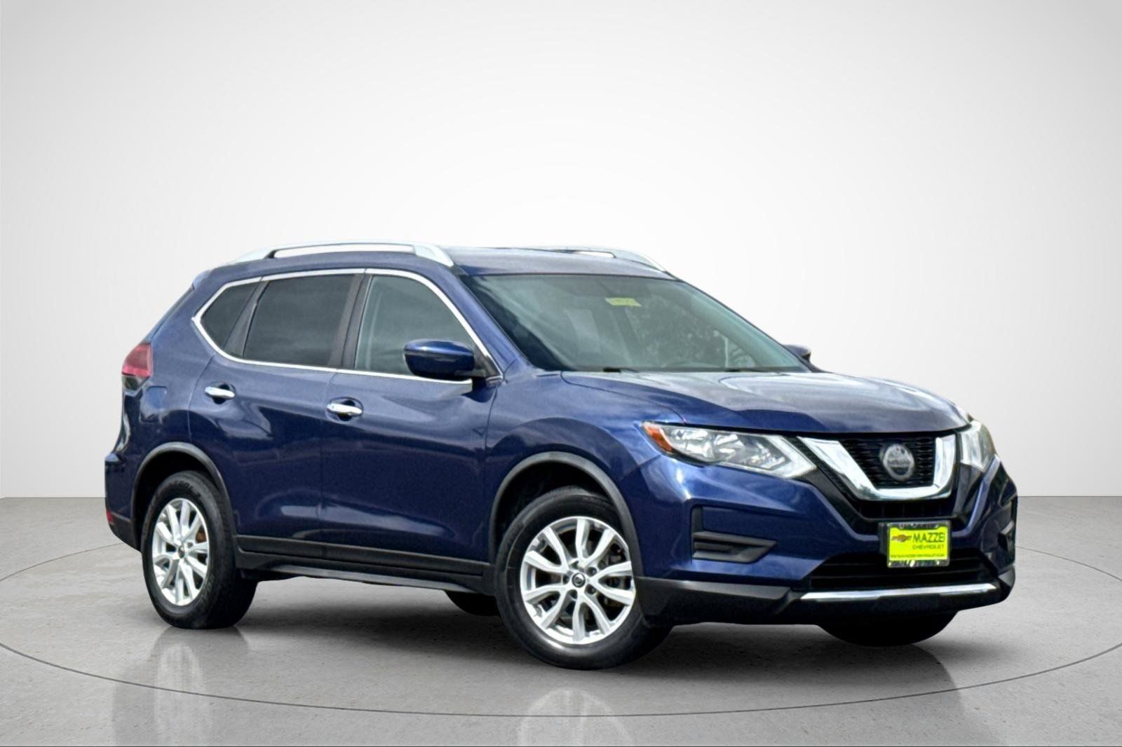Used 2018 Nissan Rogue SV FWD image 2